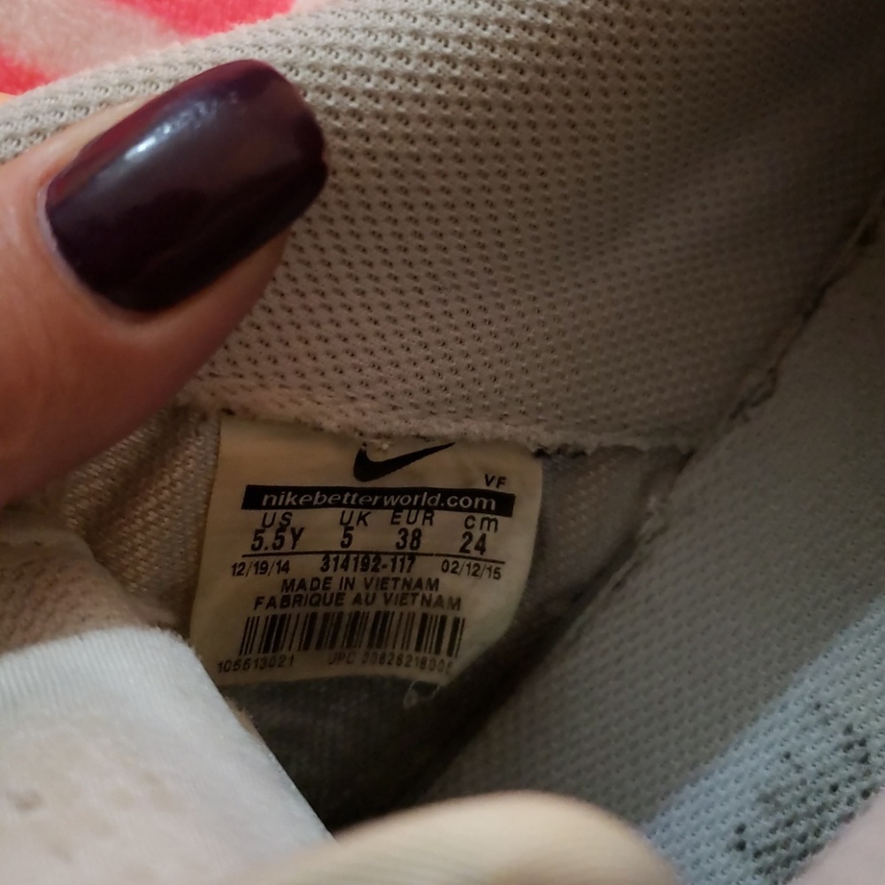 Shose - Picture 2 of 2